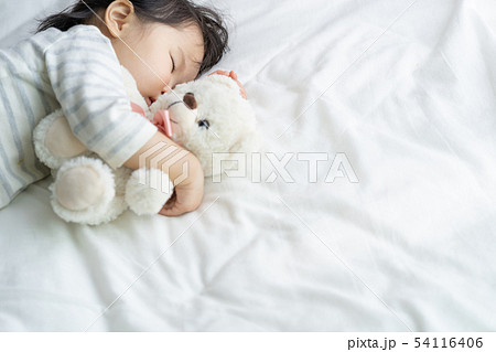 子供 昼寝 睡眠 子供 昼寝 睡眠 54116406