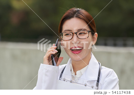 医師 女医 研究 54117438