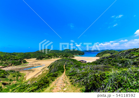 辰ノ島（見返り坂から海水浴場の眺め）　【長崎県壱岐市】 54118592