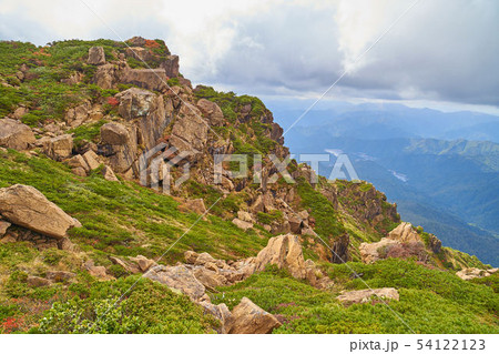 秋の尾瀬 至仏山の山頂から南側方面を見る 秋の尾瀬 至仏山の山頂から南側方面を見る 54122123