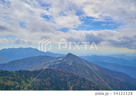 秋の尾瀬 小至仏山の山頂付近から南西側(笠ヶ岳)方面眺望 秋の尾瀬 小至仏山の山頂付近から南西側(笠ヶ岳)方面眺望 54122128