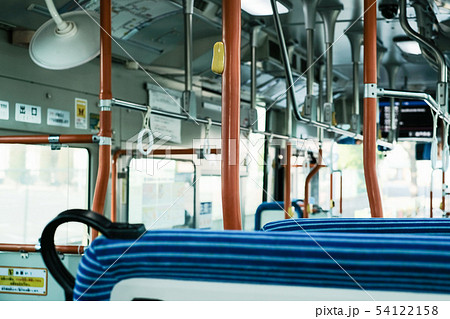 路線バスの車内 54122158