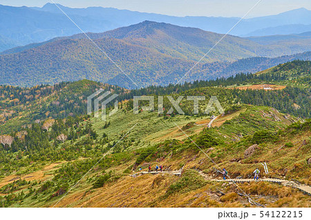 秋の尾瀬 小至仏山の山頂付近から南側(西山、オヤマ沢田代、皇海山)方面眺望 秋の尾瀬 小至仏山の山頂付近から南側(西山、オヤマ沢田代、皇海山)方面眺望 54122215