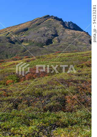康新道から見た初秋の鳥海山 54123281