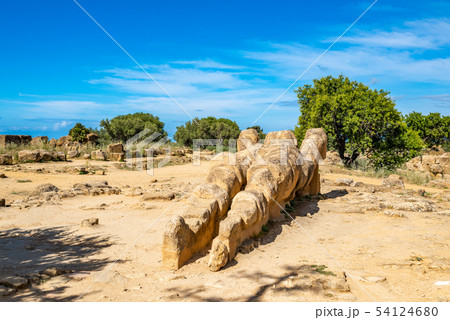 Statue of Atlas in the Temple of Olympian Zeus 54124680