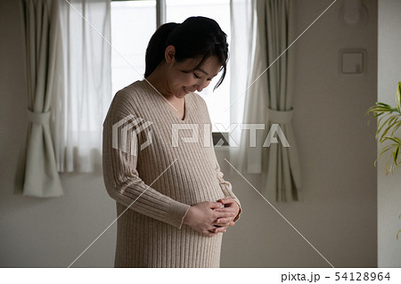 妊婦 マタニティフォト 妊娠後期 日本人女性 妊婦 マタニティフォト 妊娠後期 日本人女性 54128964