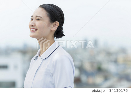 白衣 女性 白衣 女性 54130176