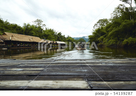 Many wooden house floating on the river 54139287