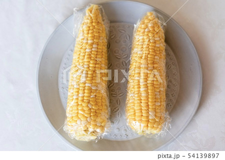 とうもろこし　ラップ 54139897