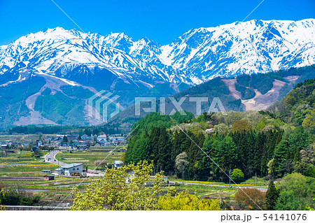 長野県 北アルプスを望む 白馬村の風景の写真素材