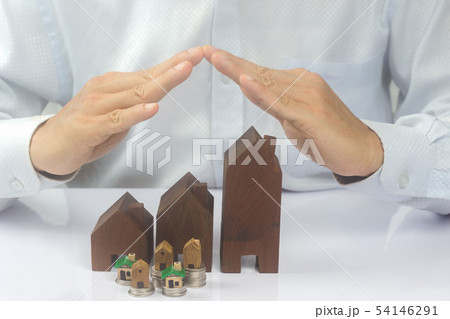 Real estate agent offer house. 54146291