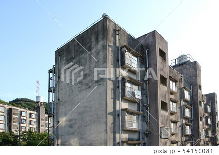 古い昭和のレトロなアパートや集合住宅 54150081