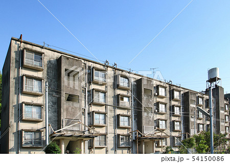 古い昭和のレトロなアパートや集合住宅 54150086