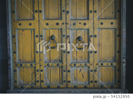 old vintage wooden door & retro metal handle knocker doorkhob old vintage wooden door & retro metal handle knocker doorkhob 54152950