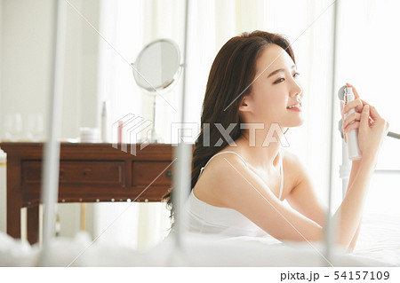 女性　ビューティー 54157109