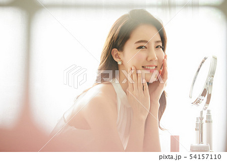 女性　ビューティー 54157110