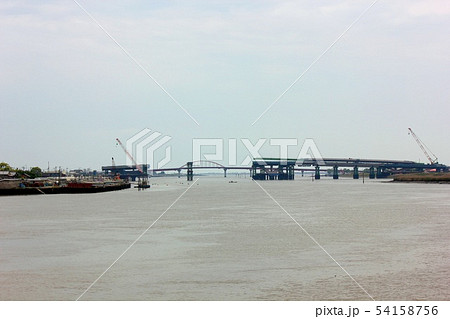 建設中の有明沿岸道路筑後川橋(筑後川昇開橋から撮影) 建設中の有明沿岸道路筑後川橋(筑後川昇開橋から撮影) 54158756