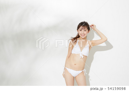 夏　サマー　日差し　モデル 54159098