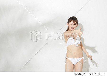 夏　サマー　日差し　モデル 54159106