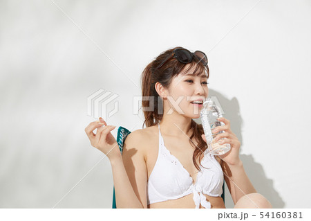夏 サマー 日差し モデル 夏 サマー 日差し モデル 54160381
