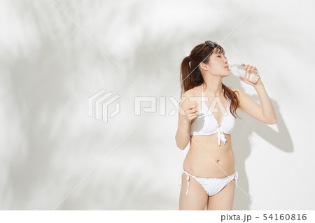 夏　サマー　日差し　モデル 54160816