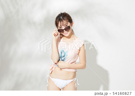 夏　サマー　日差し　モデル 54160827