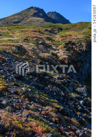 康新道から見た初秋の鳥海山 54163097
