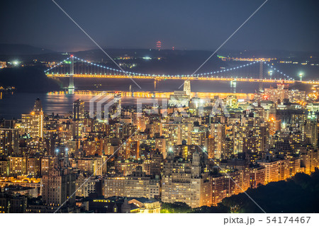 ニューヨーク・マンハッタンの夜景 54174467
