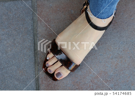 サンダル足マニュキュア 54174685