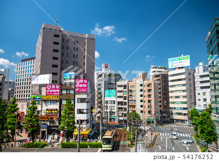 日本の東京都市景観 大塚駅前の都電などを望む 日本の東京都市景観 大塚駅前の都電などを望む 54176252