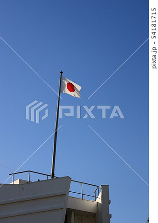 風にはためく日の丸の国旗 風にはためく日の丸の国旗 54181715