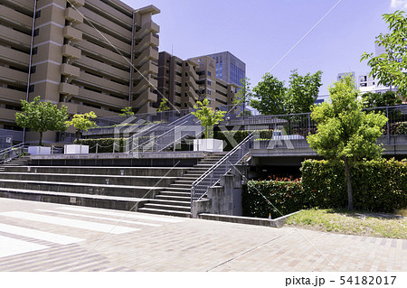 下石井公園 両備幸町パーキング 屋上緑化 屋上公園 西川アイプラザ 幸町図書館 岡山県岡山市の写真素材 54182017 Pixta