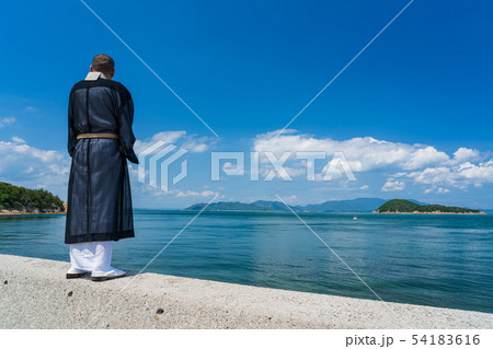 青空と僧侶 54183616
