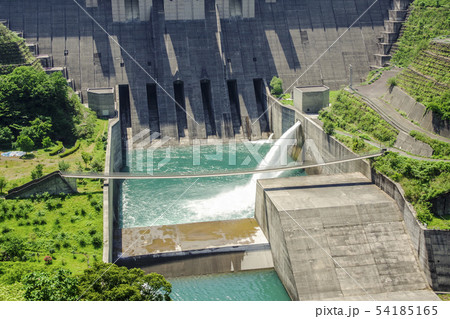 大井川鉄道の車窓から眺めた長島ダム 54185165