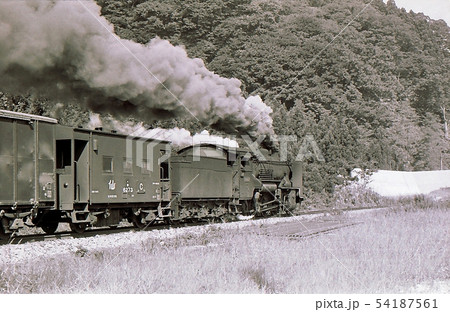 昭和44年 米坂線蒸気機関車9600 貨物列車 の写真素材 [54187561