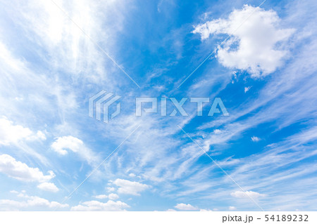 夏空 筋状の雲 夏空 筋状の雲 54189232