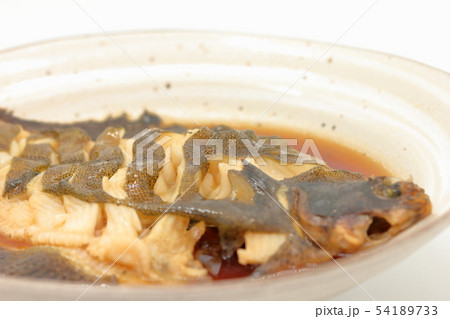 見栄えは良くないが家庭的で素朴な自宅調理の「プリンプリンのメイタガレイの煮付け」 54189733
