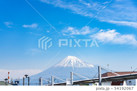 新富士駅から富士山を望む 新富士駅から富士山を望む 54192067
