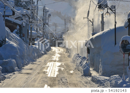 豪雪地「地越後魚沼」の雪景色 豪雪地「地越後魚沼」の雪景色 54192143
