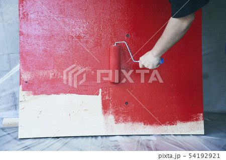 赤い ペンキ DIY 54192921