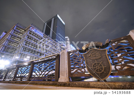 日本の横浜都市景観　金港橋や横浜ベイクォーターなどを望む 54193688