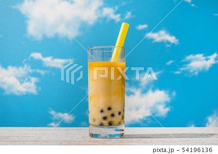 タピオカアイスティー　タピオカドリンク　Asian style Tapioca bubble tea 54196136