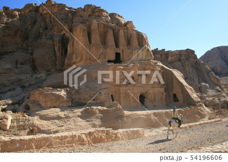 ヨルダン-ペトラ 54196606