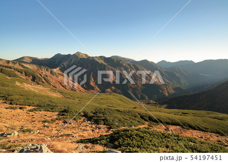 双六岳登山道より三俣蓮華岳を眺める 54197451