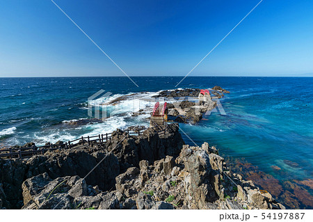 【青森県今別町】津軽海峡に面した高野崎の荒波 54197887