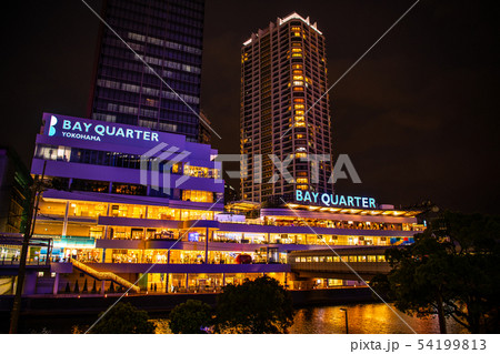 日本の横浜都市景観 横浜ベイクォーターなどを望む 日本の横浜都市景観 横浜ベイクォーターなどを望む 54199813