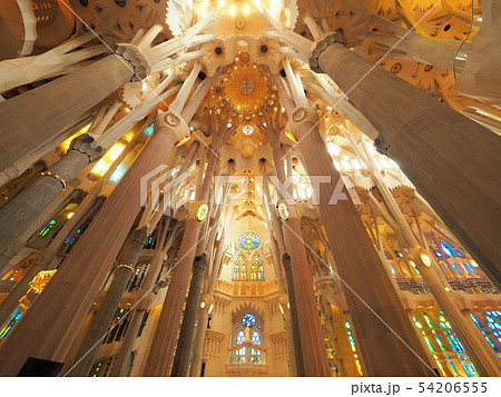 スペイン バルセロナ サグラダファミリア 内部 inside of Sagrada Familia 54206555