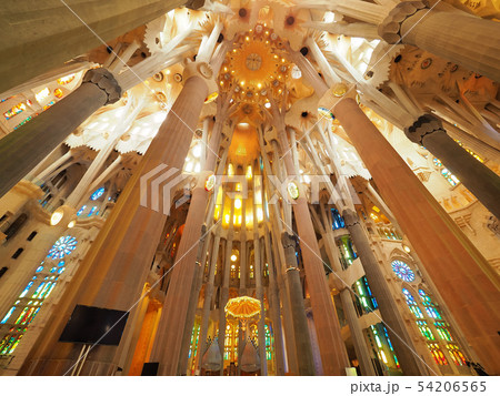 スペイン バルセロナ サグラダ・ファミリア 内部 inside of Sagrada Familia 54206565