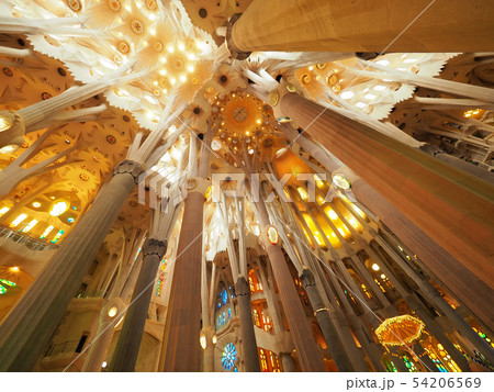 スペイン バルセロナ サグラダ・ファミリア 内部 inside of Sagrada Familia 54206569
