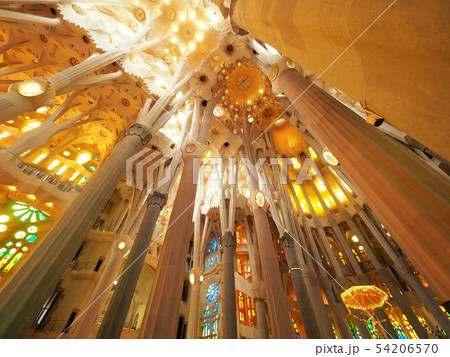 スペイン バルセロナ サグラダファミリア 内部 inside of Sagrada Família 54206570